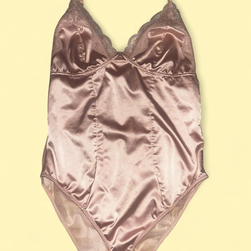Elegant Satin Lace Bodysuit - Pink